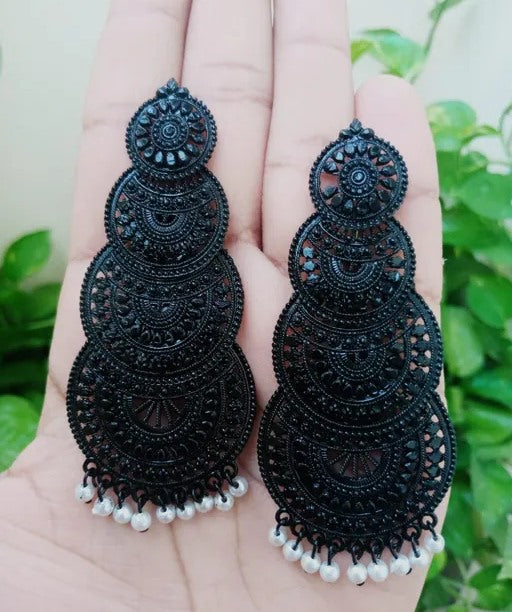 Black alloy artificial stones and beads earrings