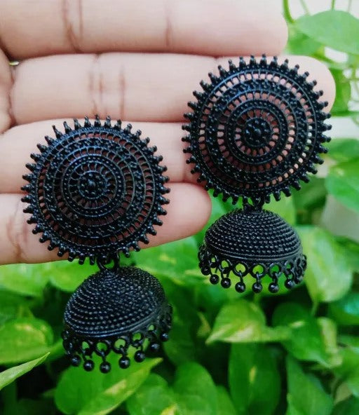 Black alloy artificial stones and beads earrings