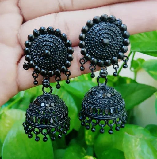 Black alloy artificial stones and beads earrings