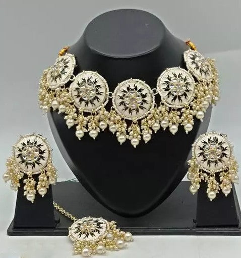 Gold plated alloy necklace with maang tika