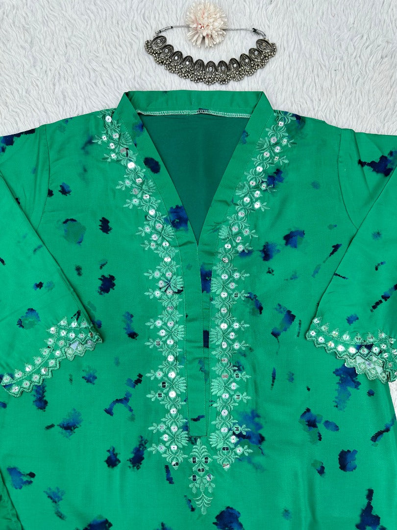 Green crepe printed pant suit with dupatta