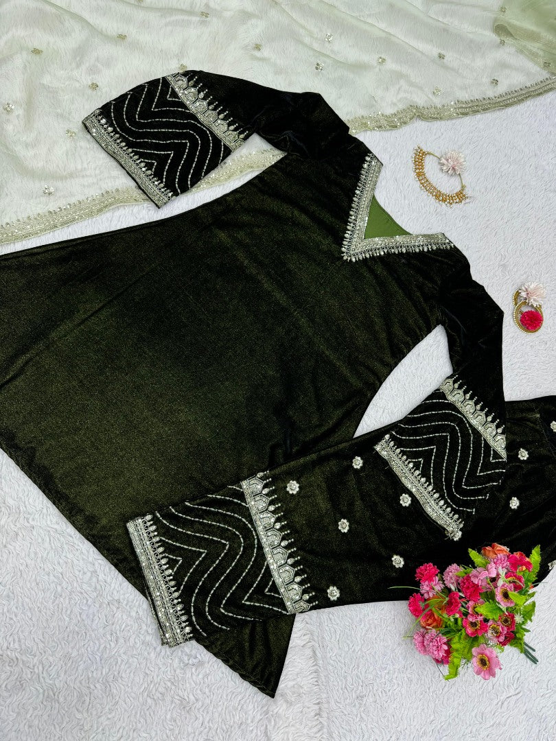 Shehnaaz gill dark green velvet salwar suit