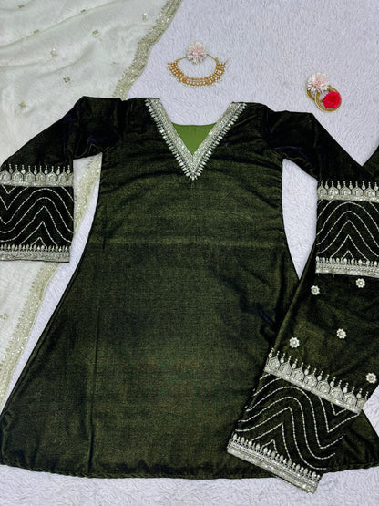 Shehnaaz gill dark green velvet salwar suit