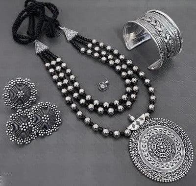 Shimmering Chic Jewellery Sets