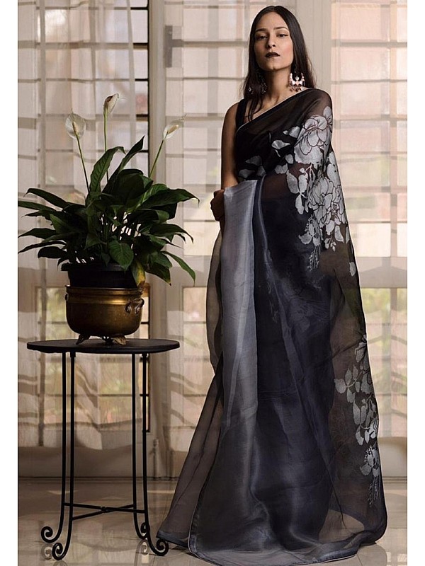How to Care for Your Organza Saree to Keep It Looking New? – Beatitude