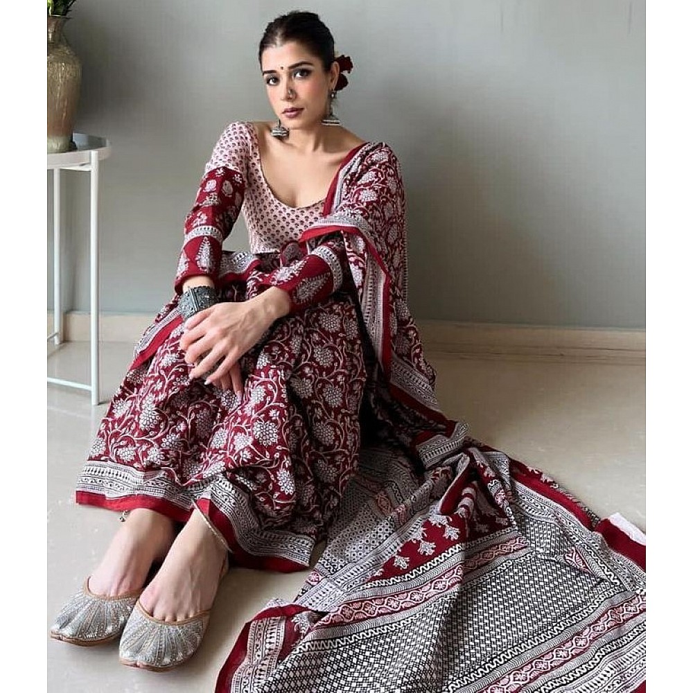 Saree : Maroon silk satin digital printed saree