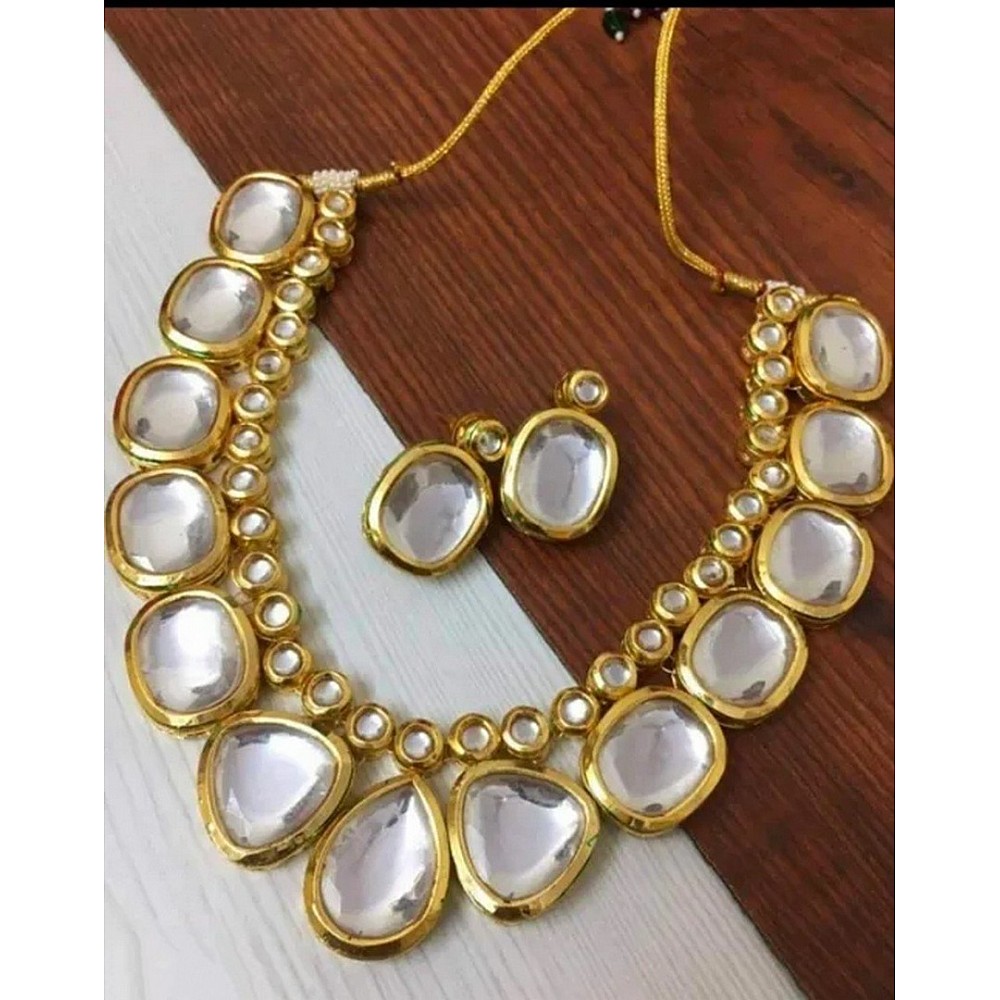 Oxidised Gold Kundan Work Jewelry set