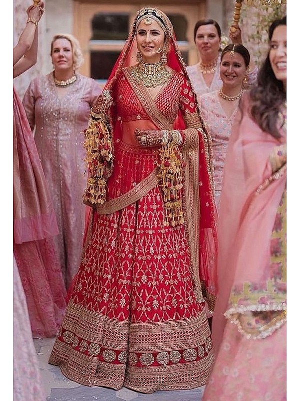 Bridal Lehengas : Red silk heavy embroidered bollywood bridal ...