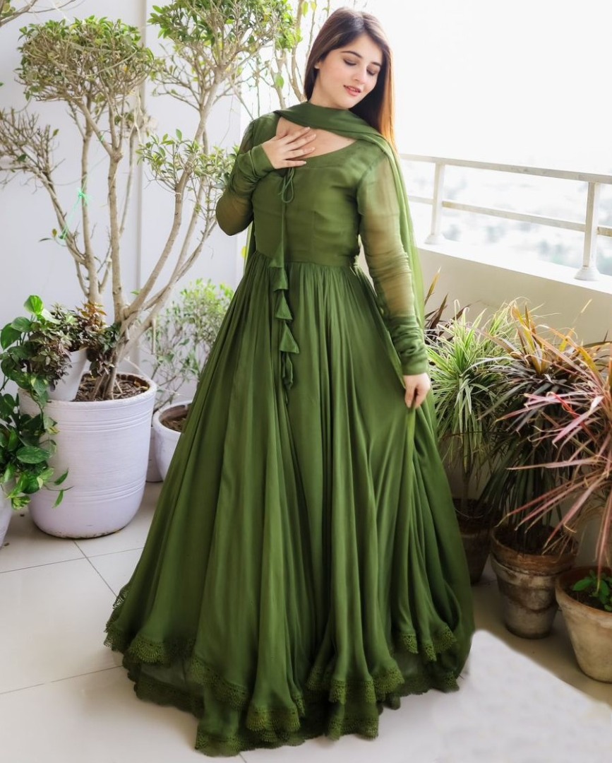 Georgette Solid Long Anarkali gown, Full Sleeve, Green at Rs 1650 in  Dehradun-vachngandaiphat.com.vn