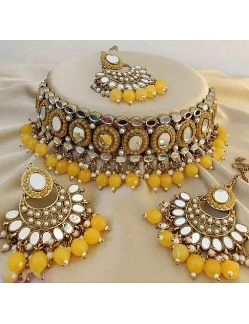 Yellow pearls alloy chocker jewellery set