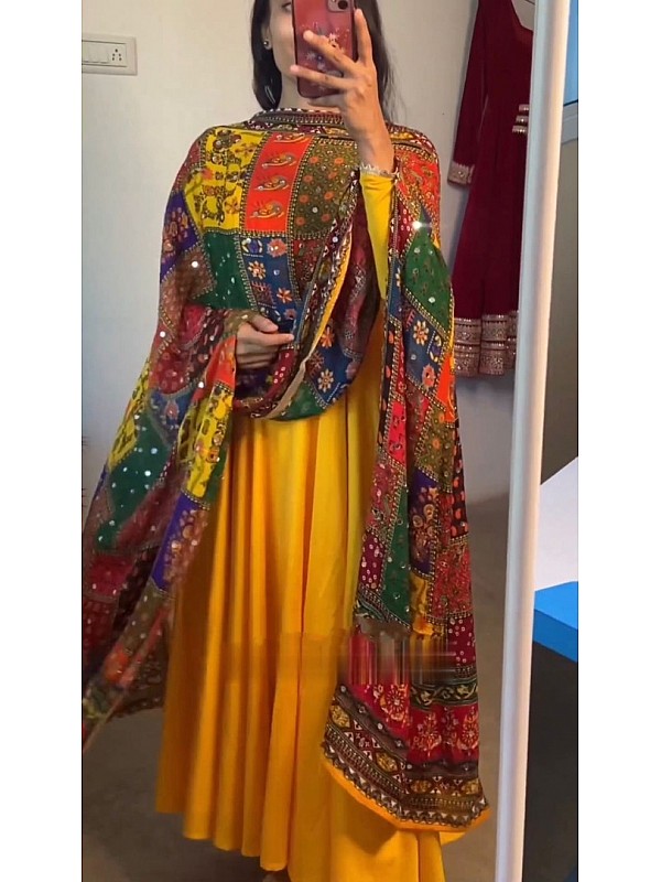 50+ Most Elegant Anarkali Suits Canada | Shadi Dress