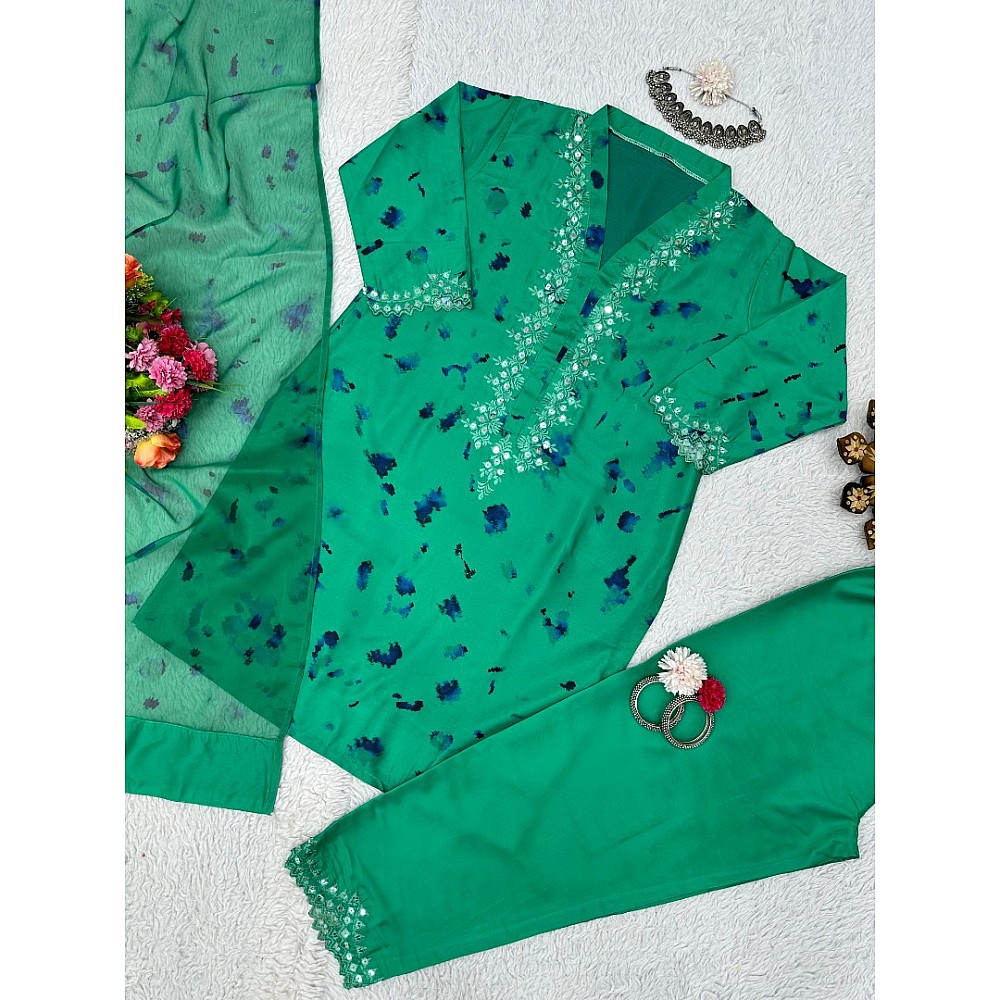 Green crepe printed pant suit with dupatta