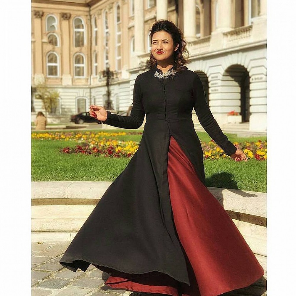 Stylist Black Ceremonial Indo Westurn Gown